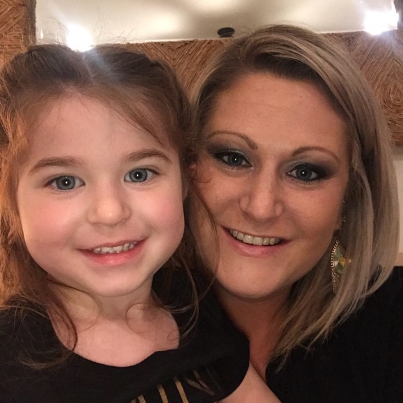 Meet your Posher, Trish - Picture 1 of 1